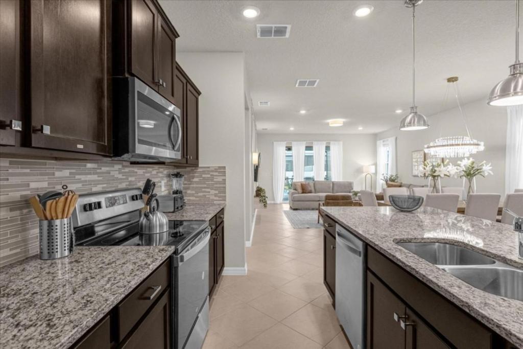 7 Bedrooms- 5,5 Bathrooms- Windsor Cay 1261 Er Holiday home *