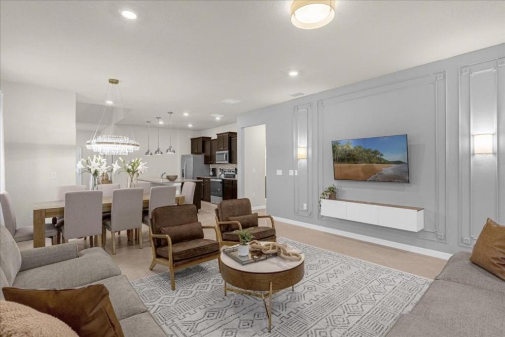 7 Bedrooms- 5,5 Bathrooms- Windsor Cay 1261 Er * Orlando