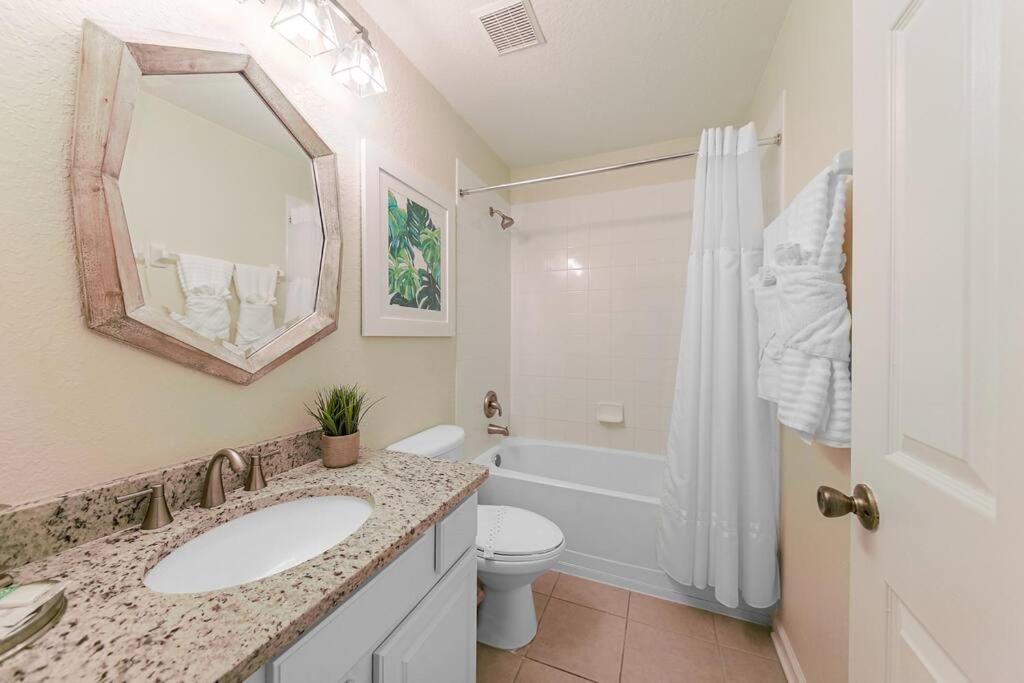 Holiday home Casa Del Sol - 5 Bed 5 Bath Windsor Hills 3 Miles From