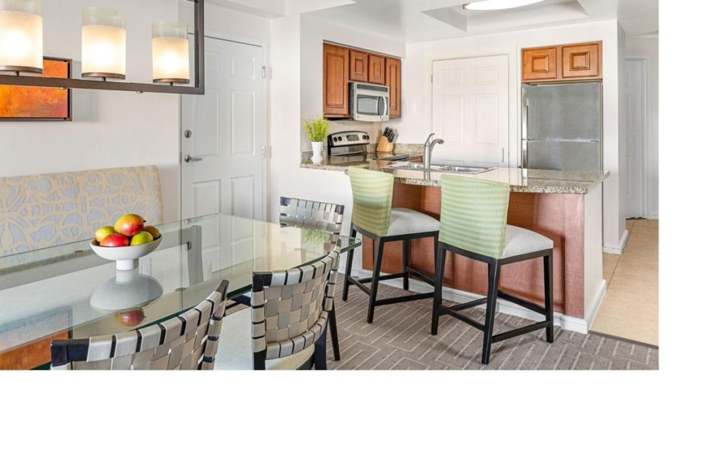 Marriott Grande Vista Luxury 1bd Sleeps 4 Holiday home *