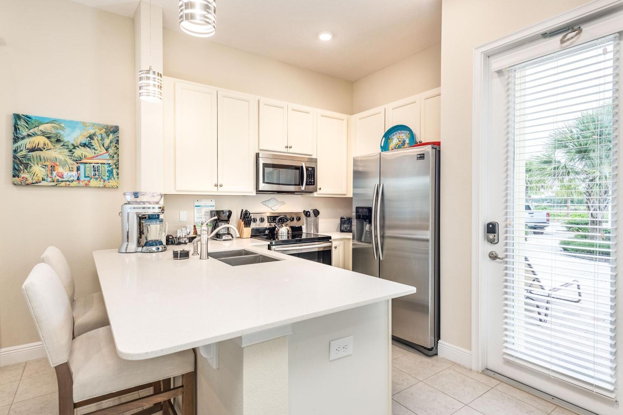 Sunny Yellow Near With Margaritaville Access - 3075kl *