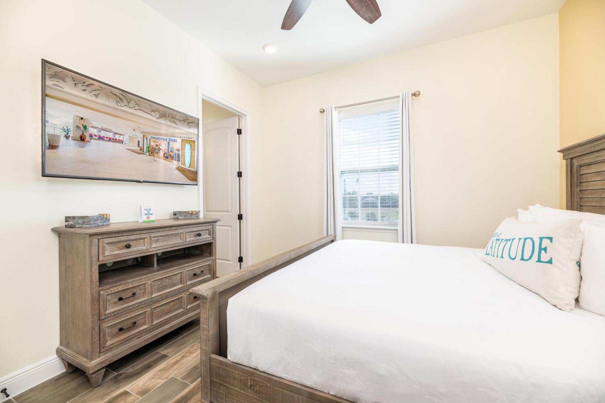Holiday home Mango Breeze With Private Pool Near With Margaritaville Access - 2910sr