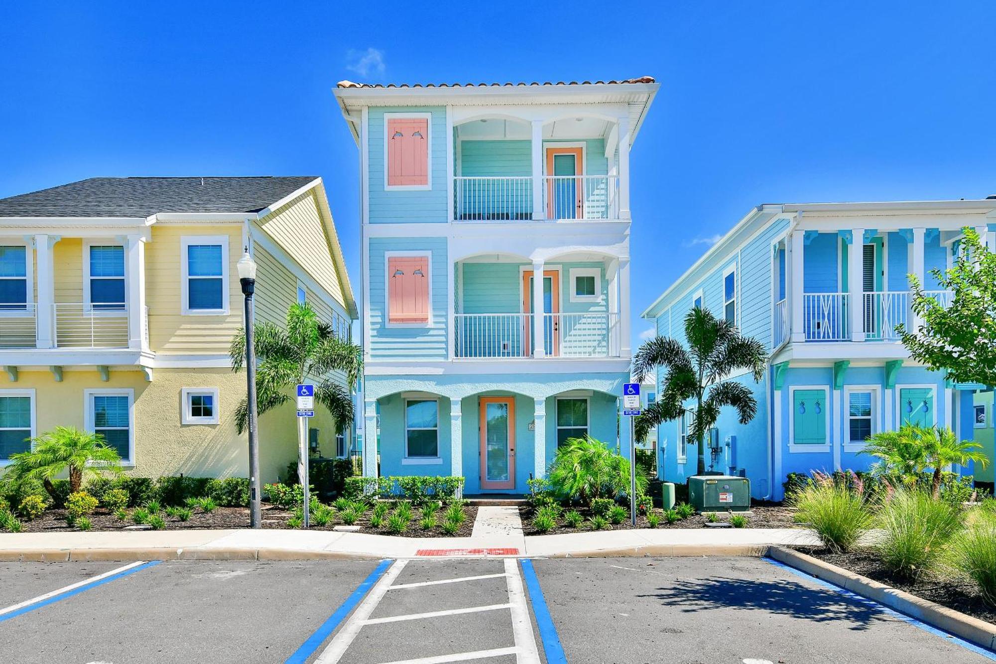 Holiday home Beachy Daze Near With Margaritaville Access - 2916sr