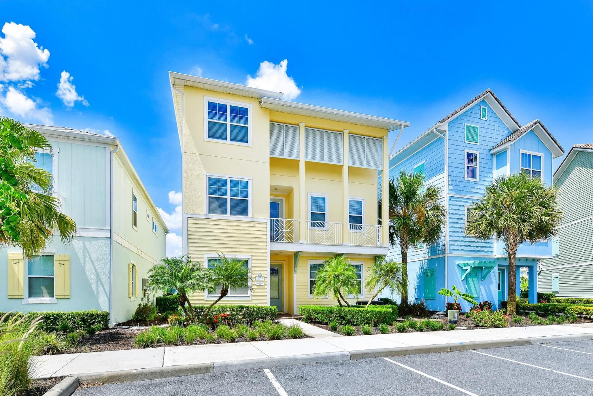 Holiday home Sunrise With Private Pool Near With Margaritaville Access - 8017su *