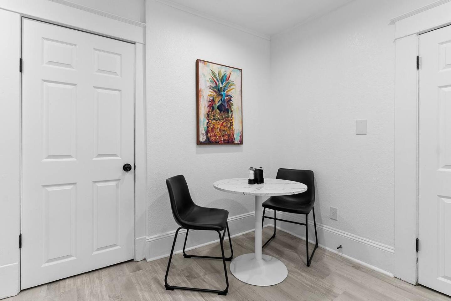 Holiday home Pet-Friendly 1Br Wi-Fi Full Kitchen *