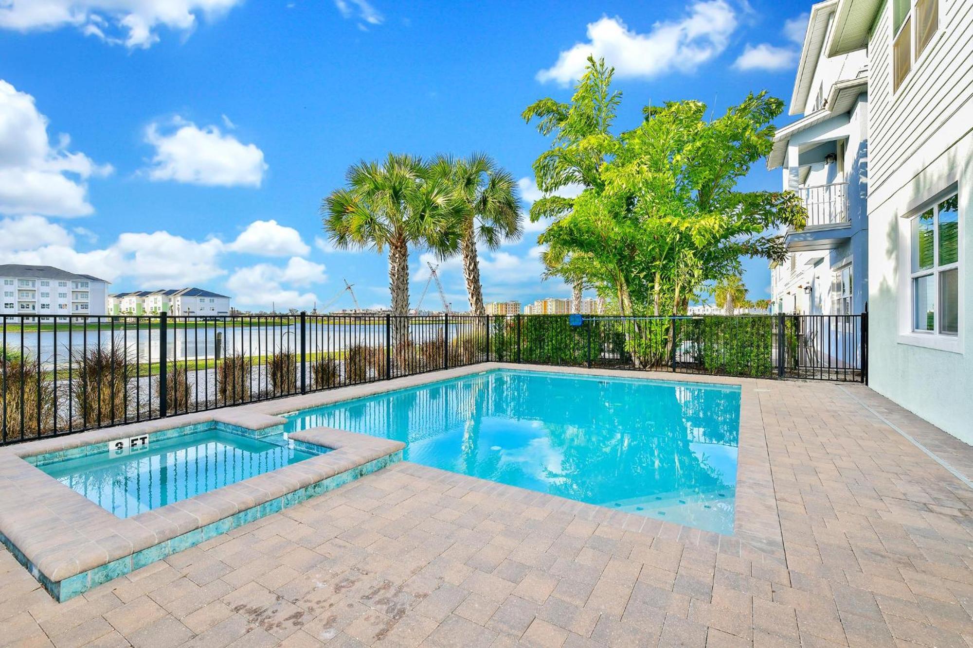 Holiday home Palm Tree Paradise Private Pool Near With Margaritaville Access - 8109su *
