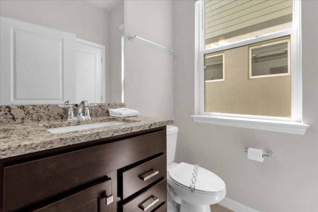 7 Bedrooms- 5 Bathrooms- Windsor Cay1285er Holiday home *