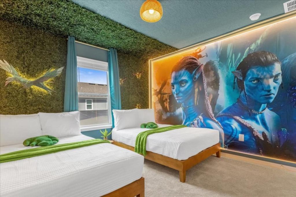 7 Bedrooms- 5 Bathrooms- Windsor Cay1285er Holiday home