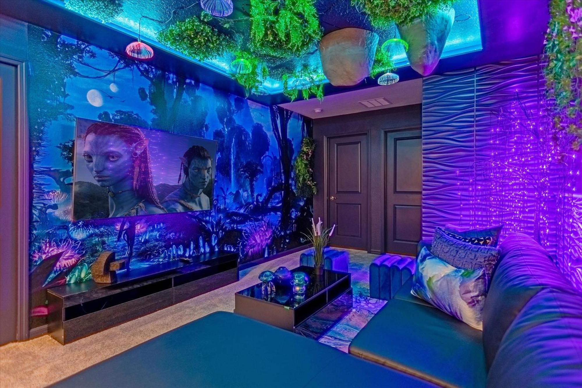 Holiday home Brand New Sep 24 Avatar Tron Princess Themed 1220 *