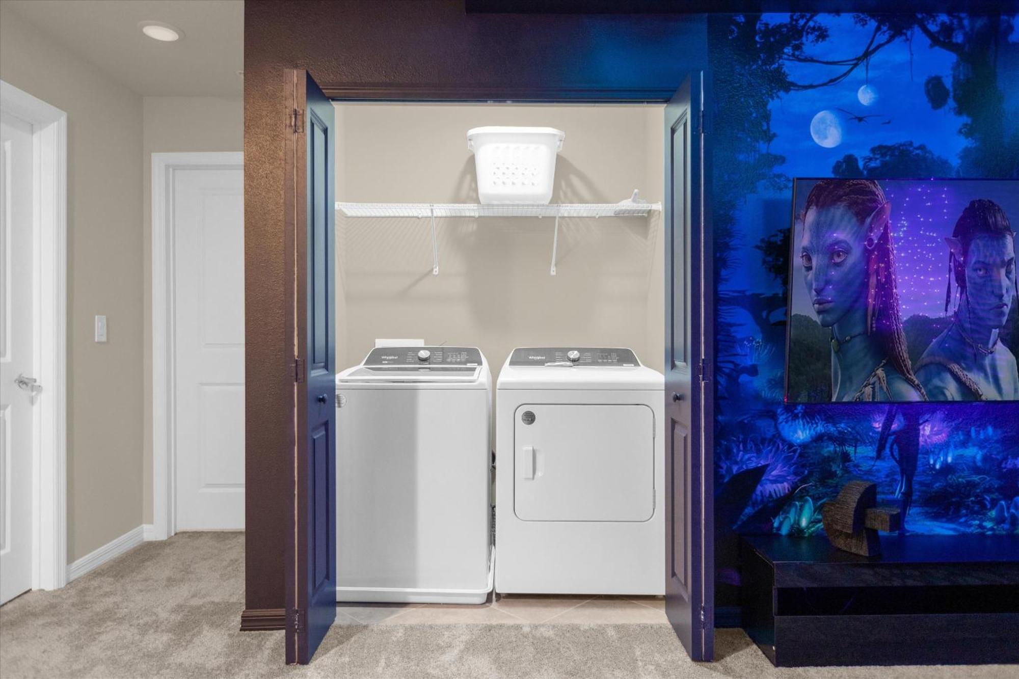 Holiday home Brand New Sep 24 Avatar Tron Princess Themed 1220 *
