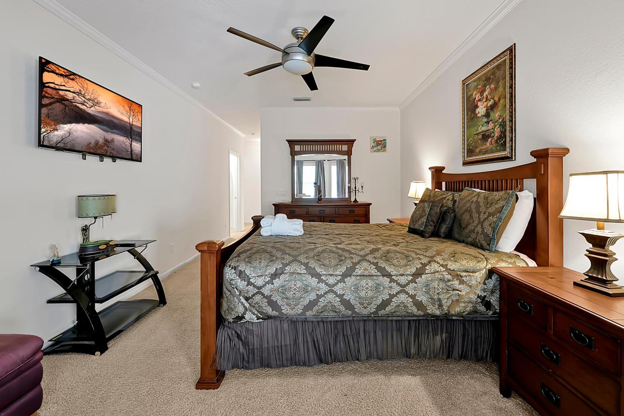 Entire W/ Private Pool,gated Near *
