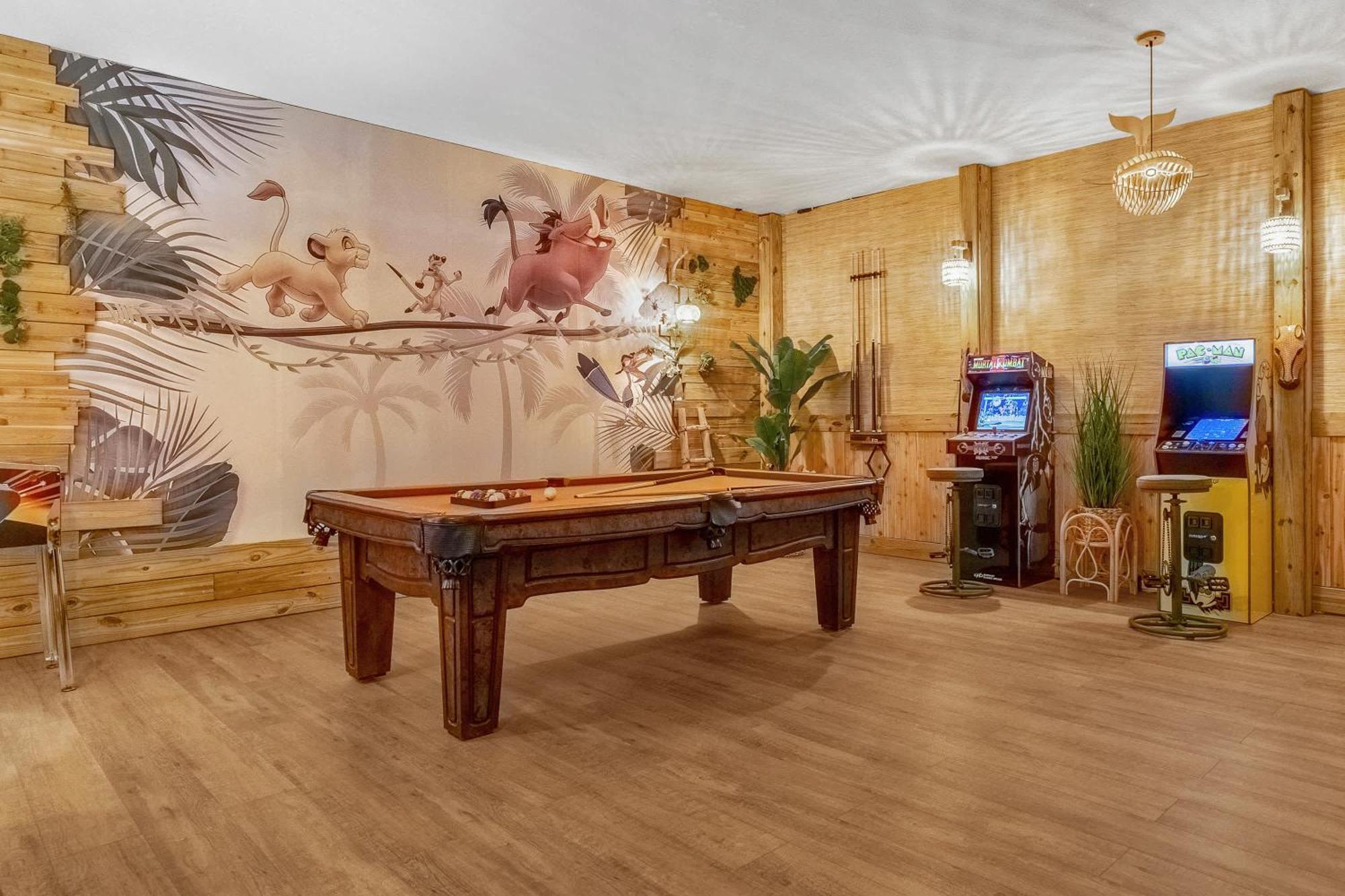 Holiday home Upstay - Movie Mansion At Windsor Island *