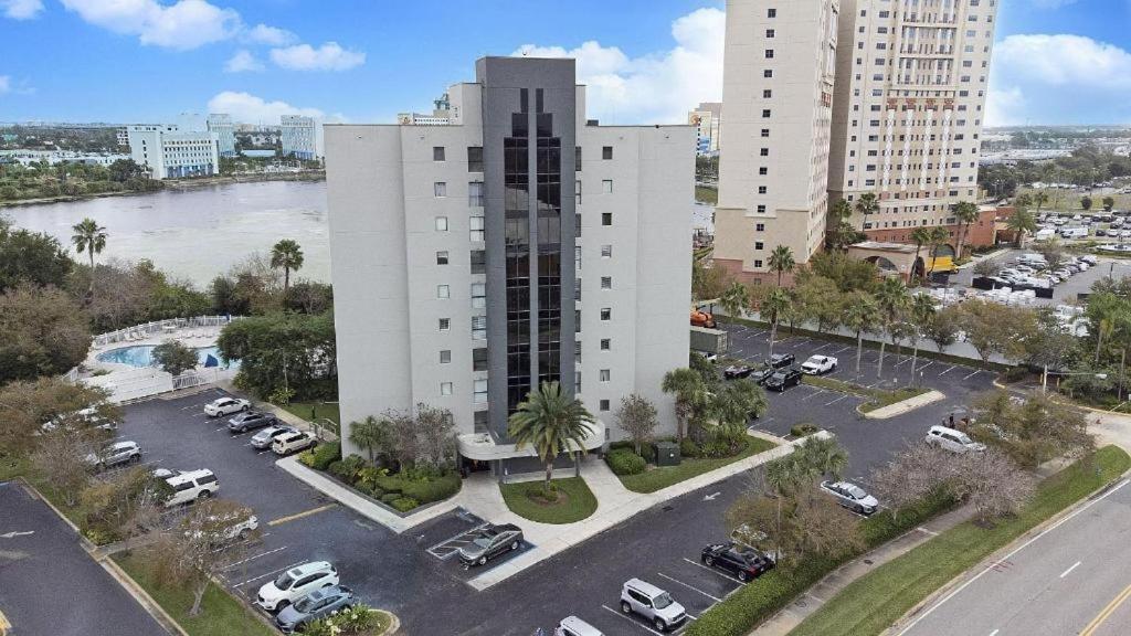 Apartment Cheti - 1 Mile From Universal *
