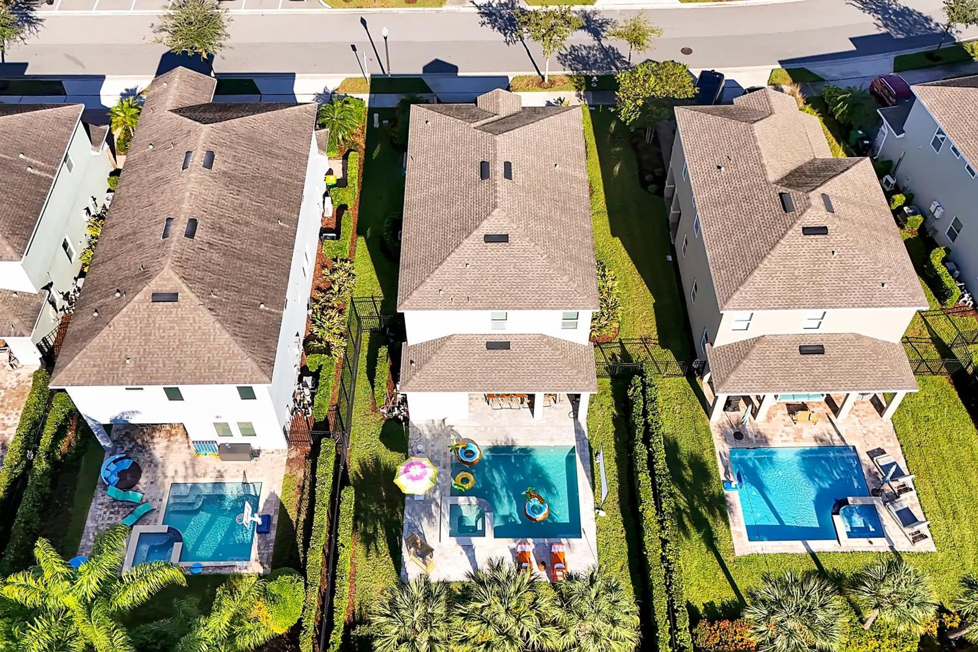 5bd Moana-themed - Movie By The Pool - Near