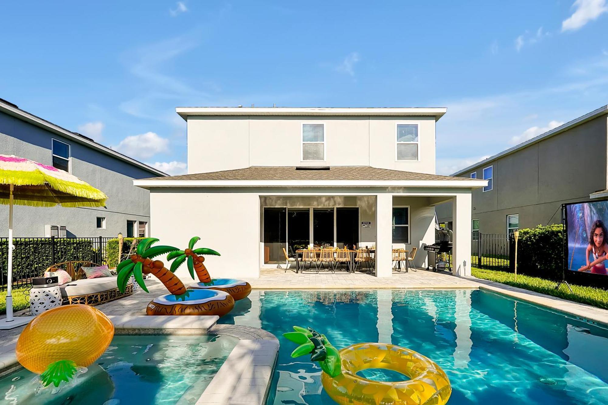 5bd Moana-themed - Movie By The Pool - Near