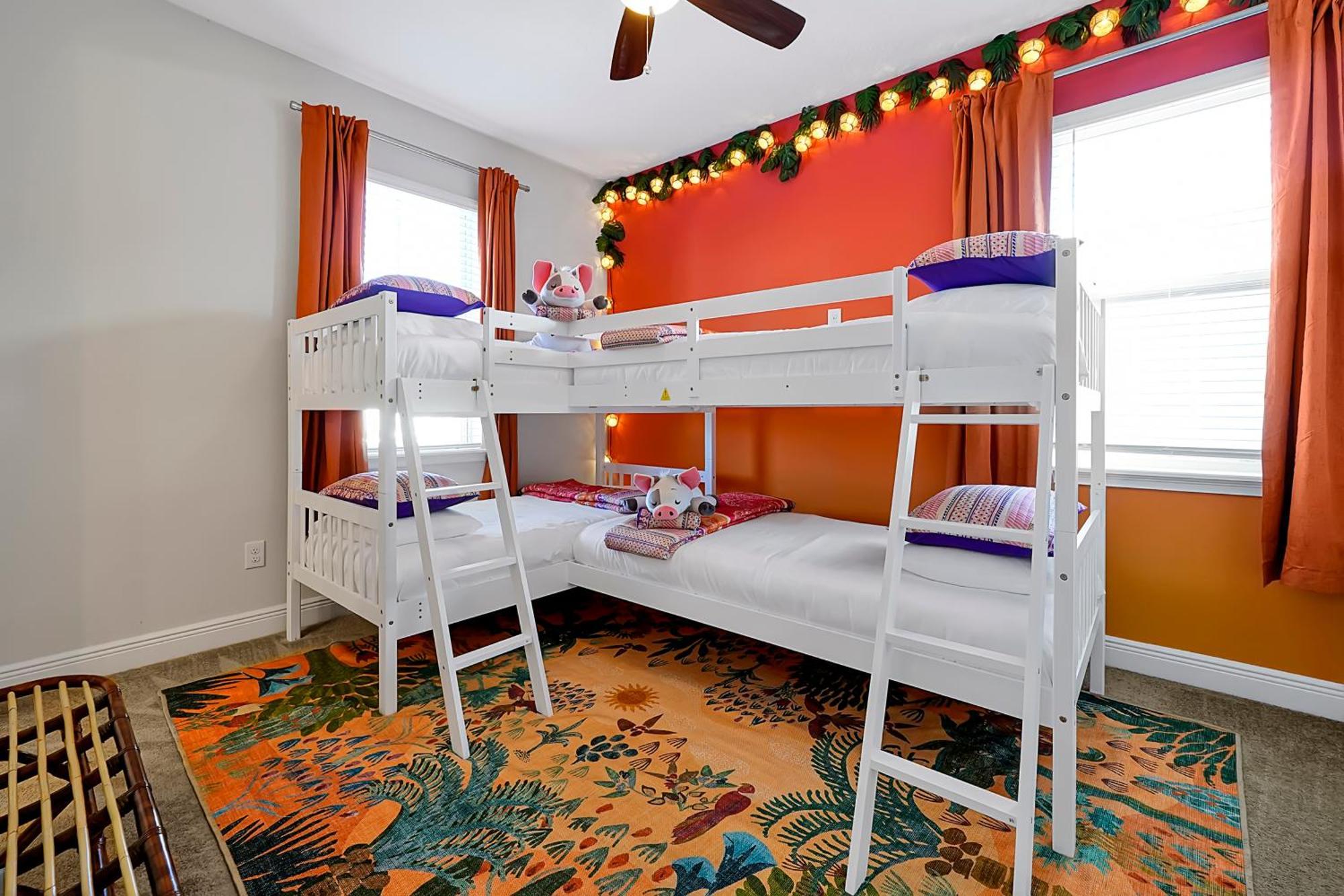Holiday home 5bd Moana-themed - Movie By The Pool - Near *