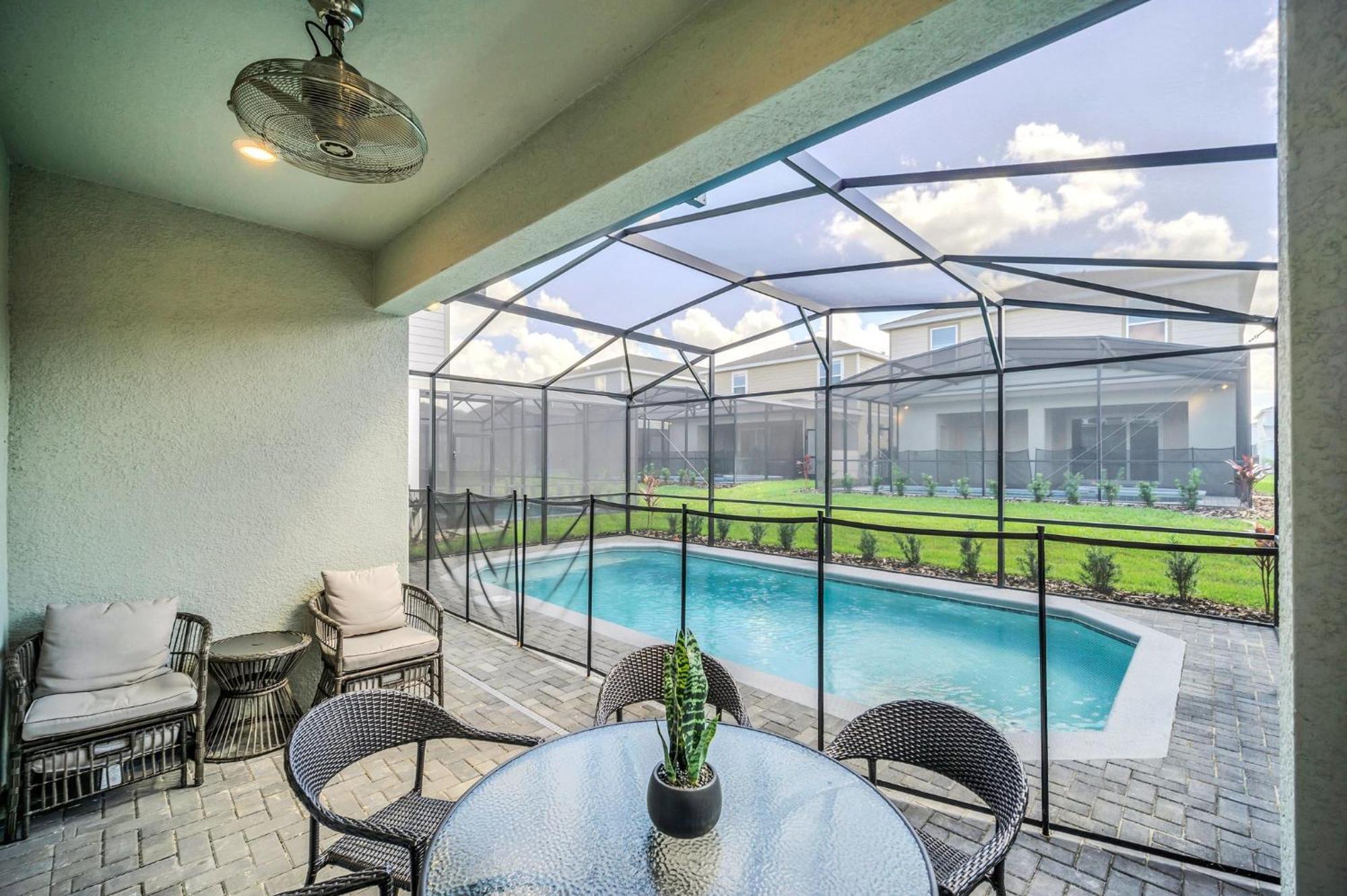 Family-friendly 5-bedroom With Pool In Windsor Cay Orlando