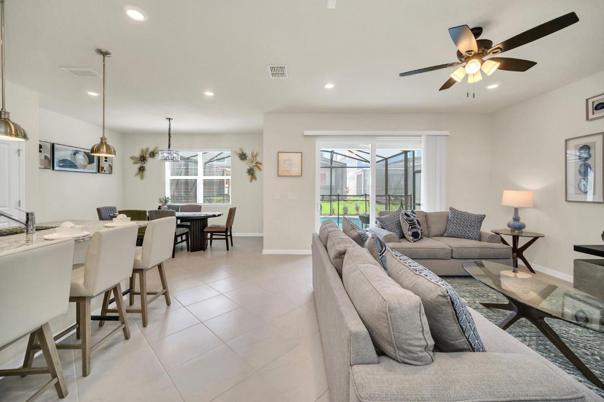 Family-friendly 5-bedroom With Pool In Windsor Cay