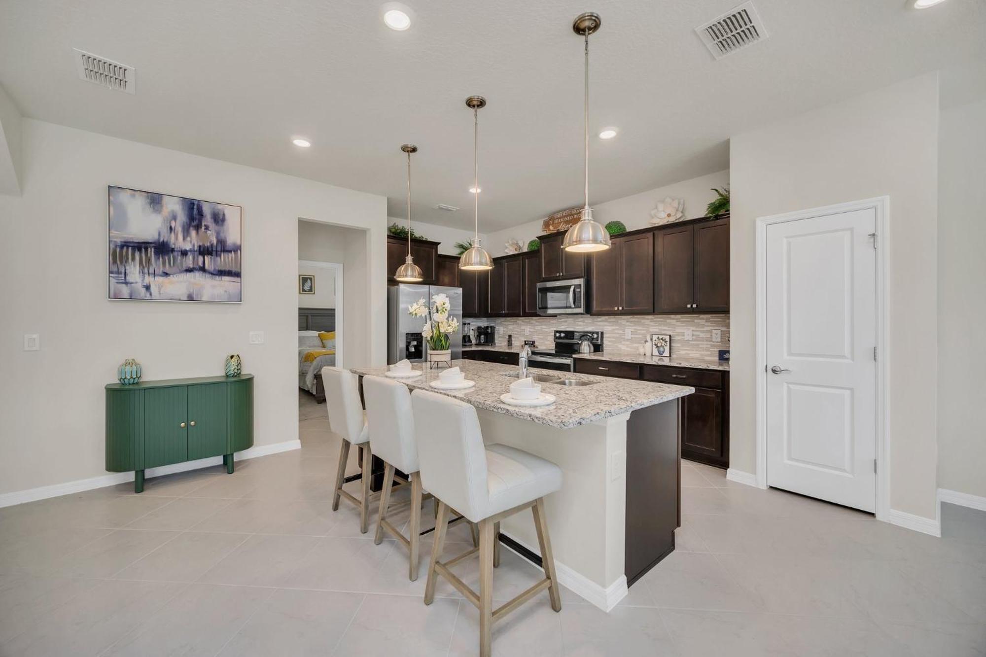 Family-friendly 5-bedroom With Pool In Windsor Cay Holiday home *