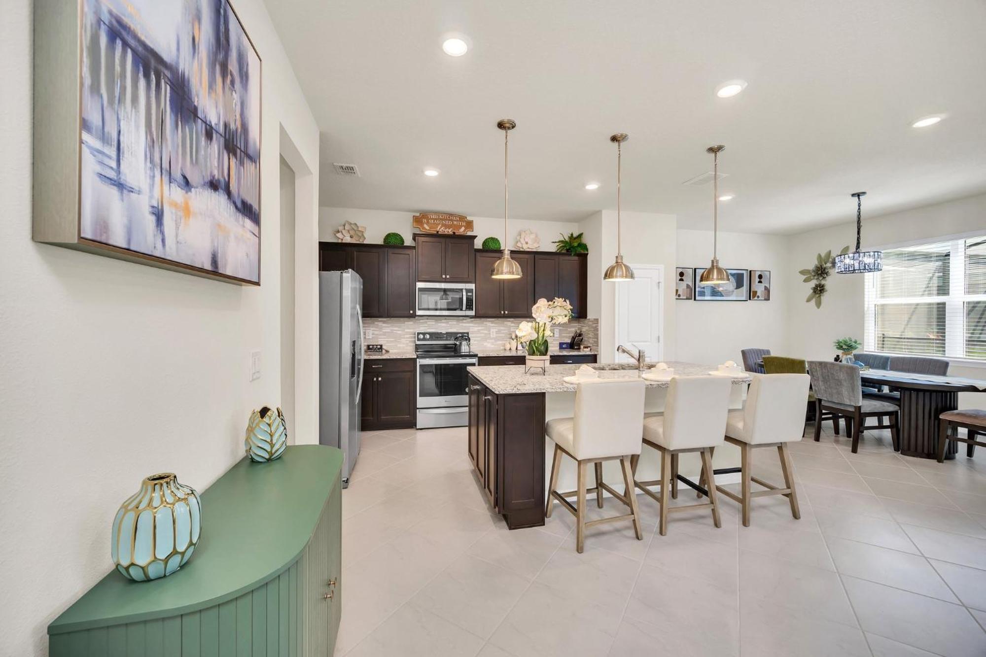 Family-friendly 5-bedroom With Pool In Windsor Cay *