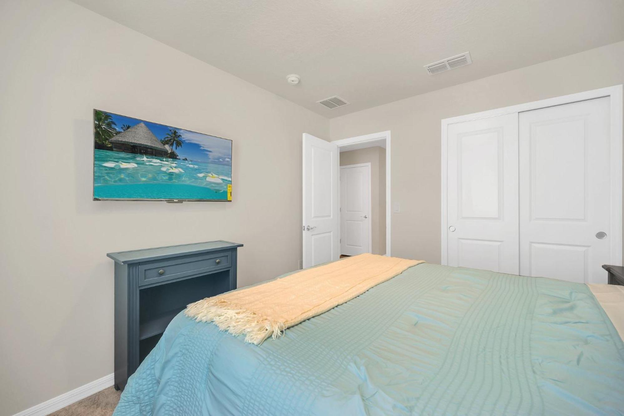 Family-friendly 5-bedroom With Pool In Windsor Cay Holiday home