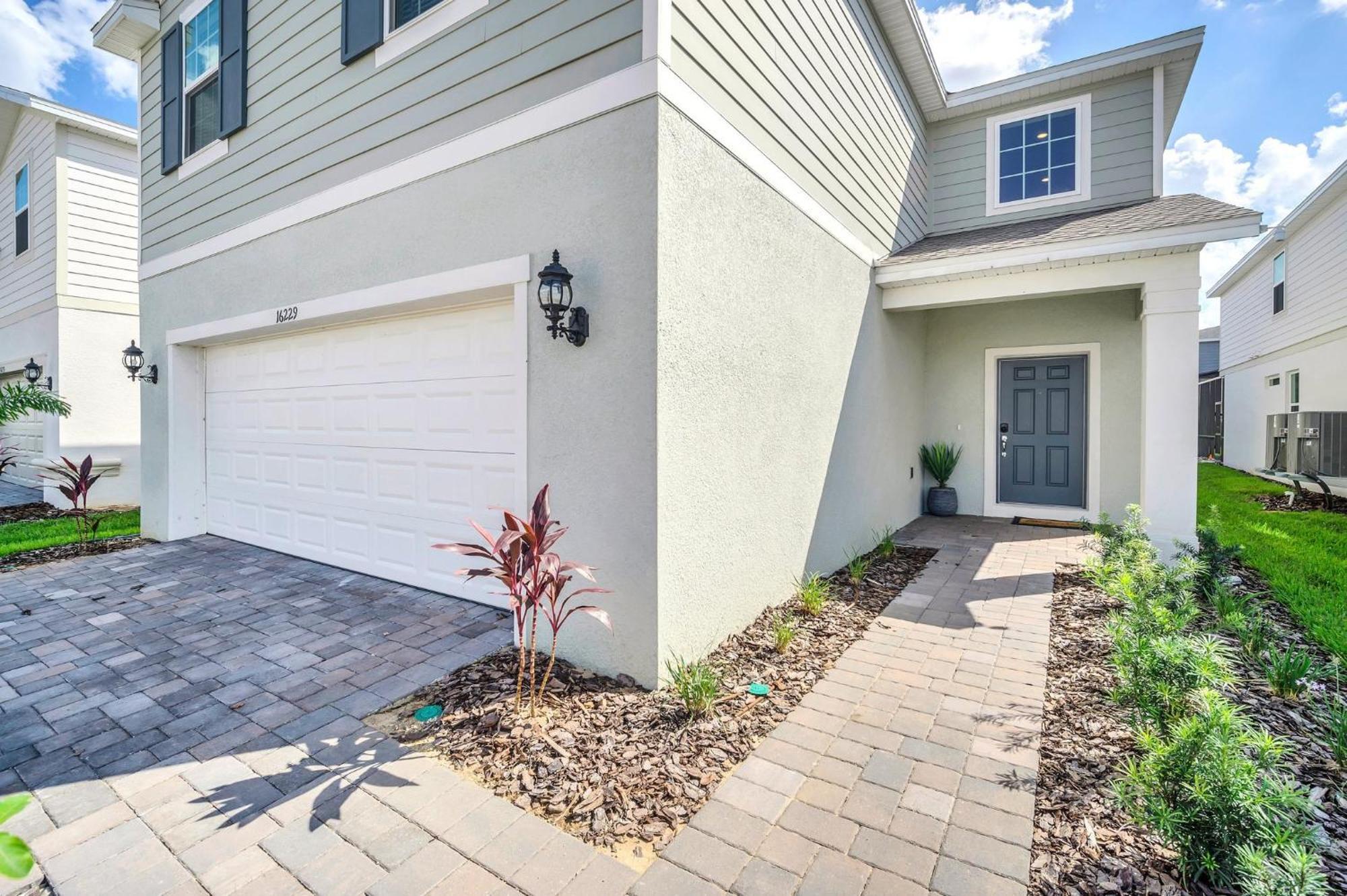 Family-friendly 5-bedroom With Pool In Windsor Cay