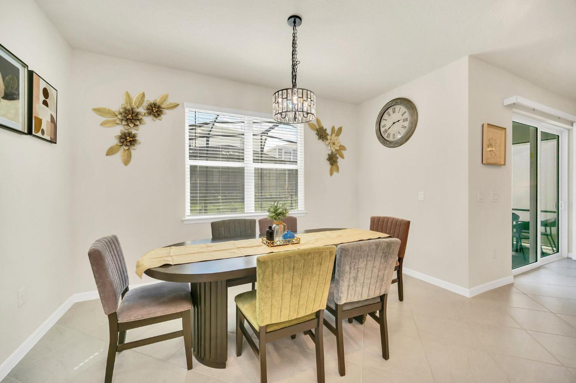 Family-friendly 5-bedroom With Pool In Windsor Cay Holiday home *