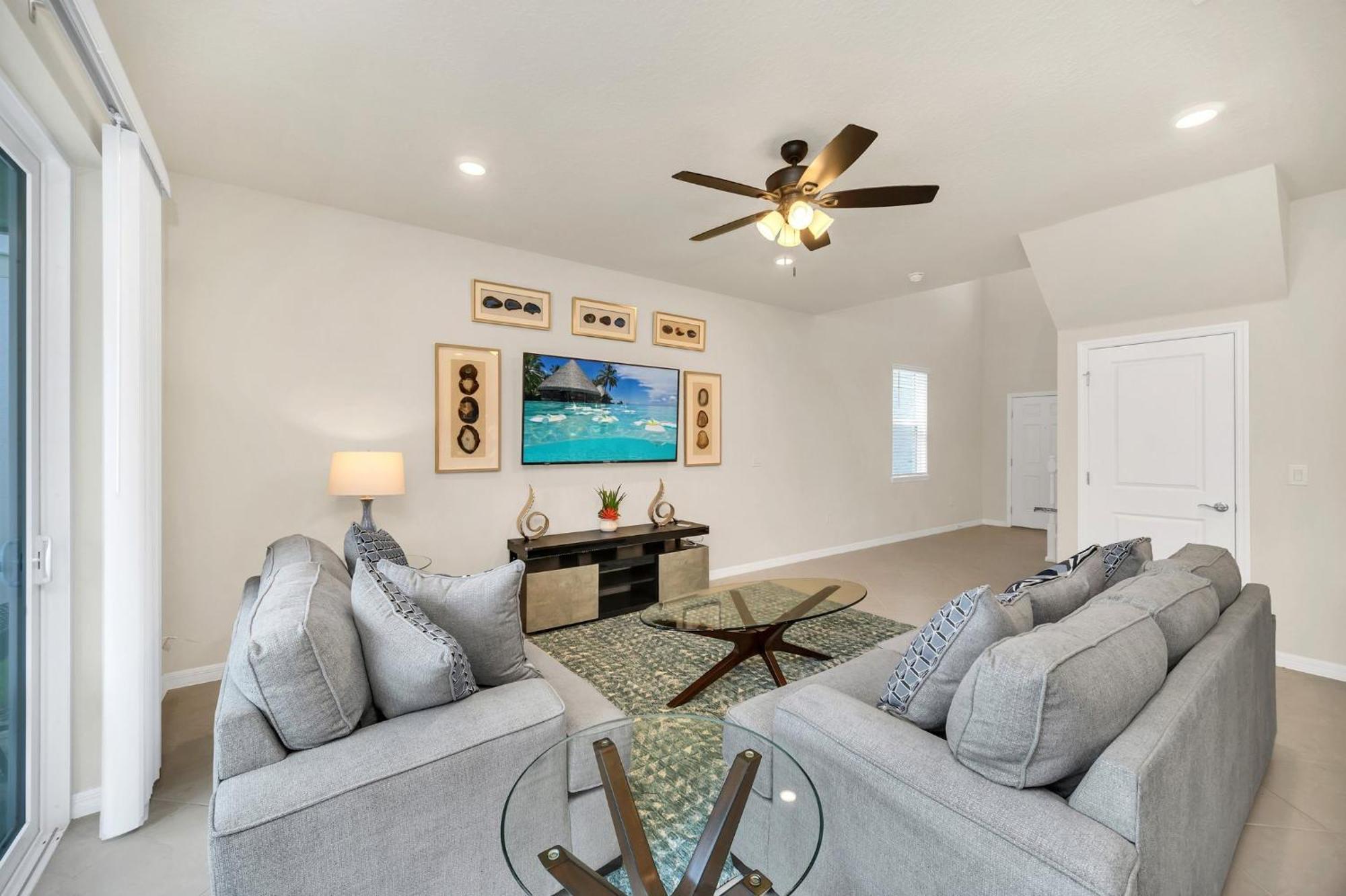 Family-friendly 5-bedroom With Pool In Windsor Cay Holiday home