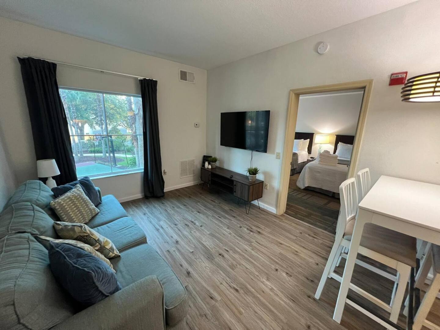 Favorite Free Shuttle Apartment *