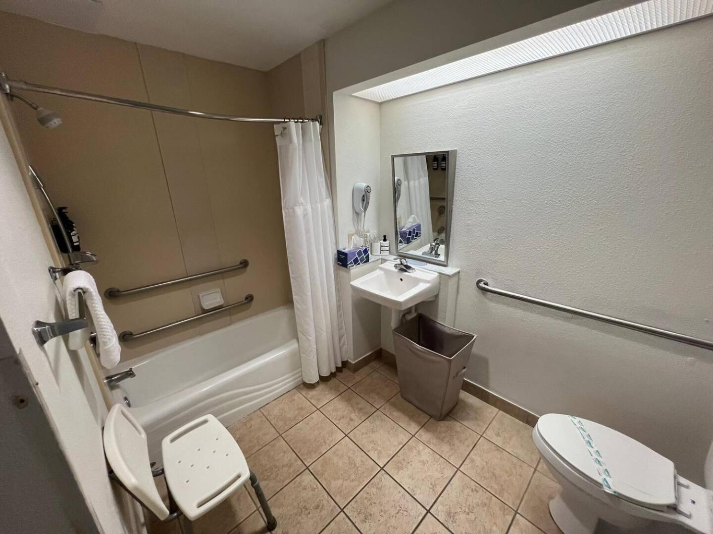 Favorite Free Shuttle Apartment