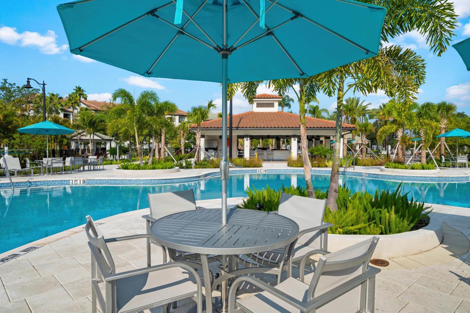 Updated Vista Cay Townhome, 10 Min From Universal *