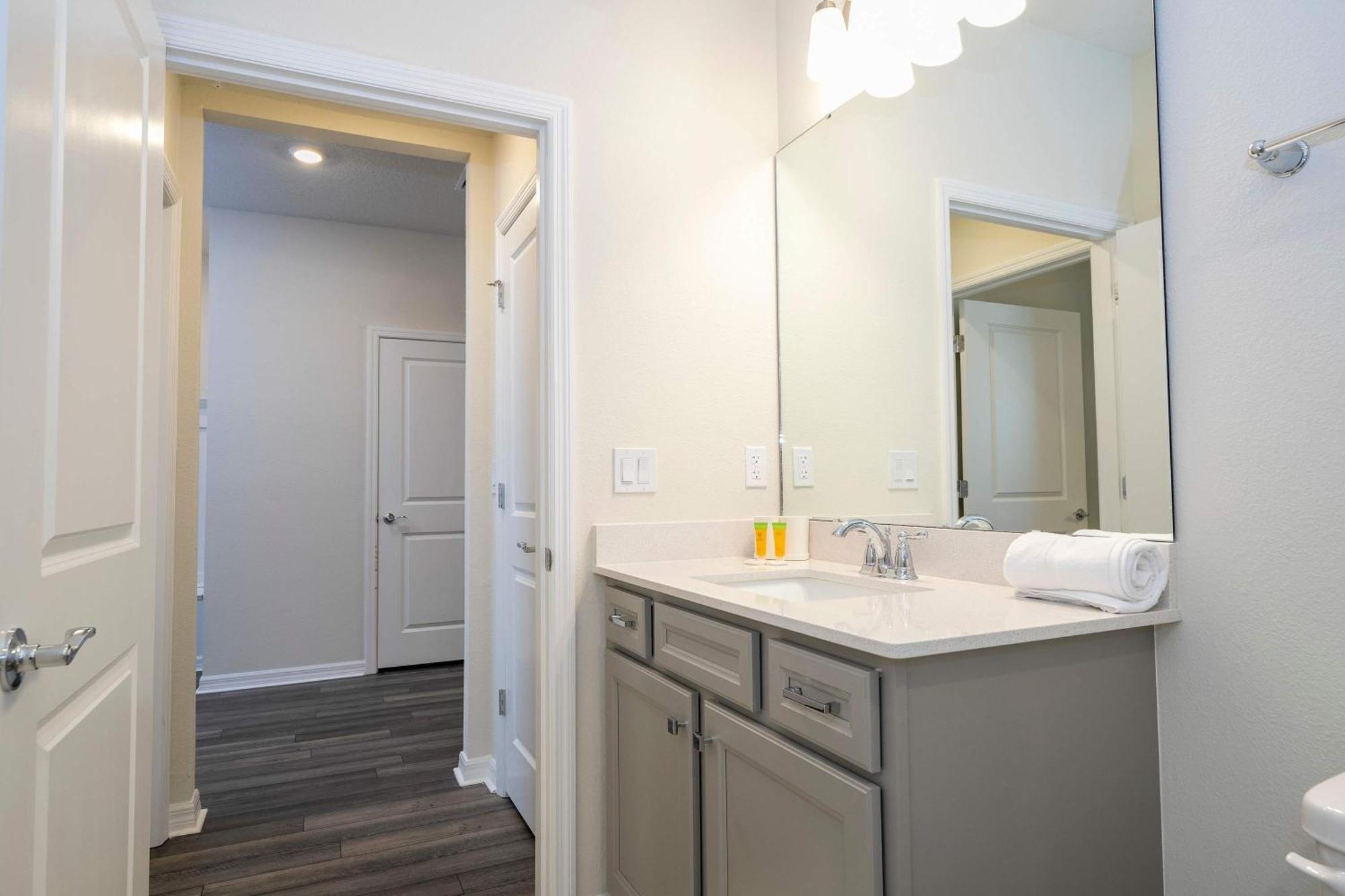 Family Friendly 5bd Close To At Windsor Cay 1269