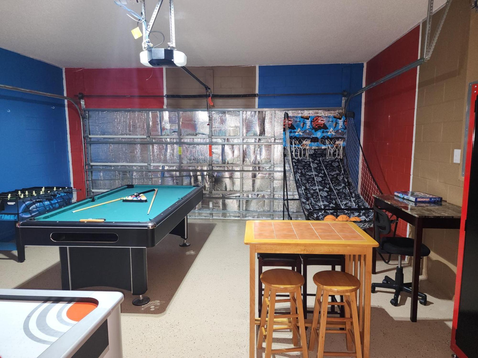 Holiday home Theme Vacation Poolspa Mins To *