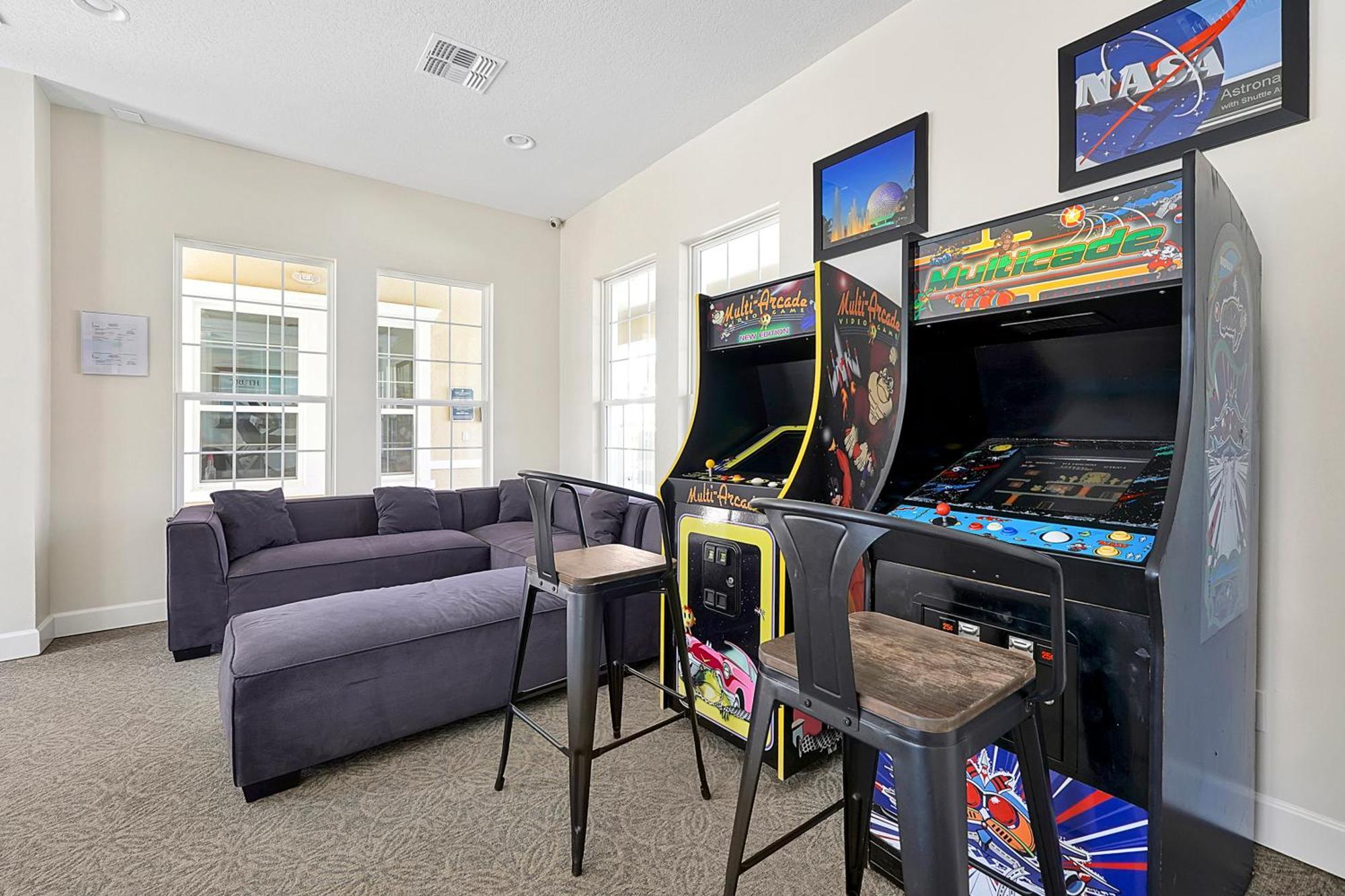 Family-friendly W/ Pool & Perks Near Holiday home Orlando