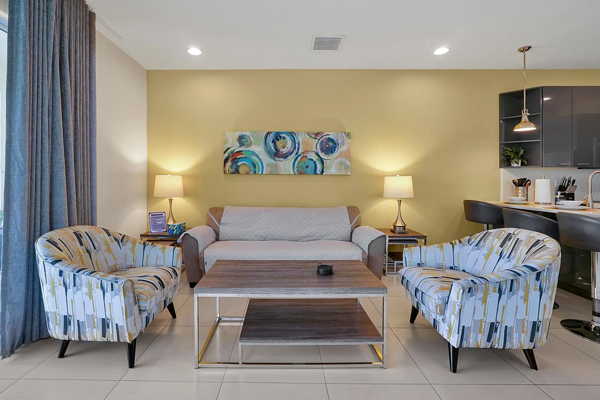 Holiday home Family-friendly W/ Pool & Perks Near