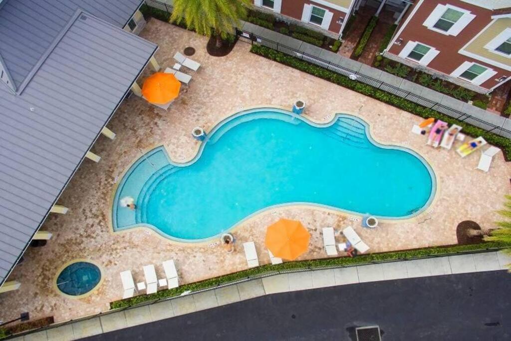 Dluxx Vacay 4 Miles From 5 7599 Holiday home *