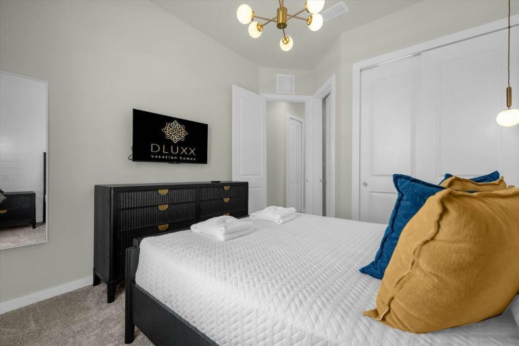 Dluxx Vacay 4 Miles From 5 7599 Orlando