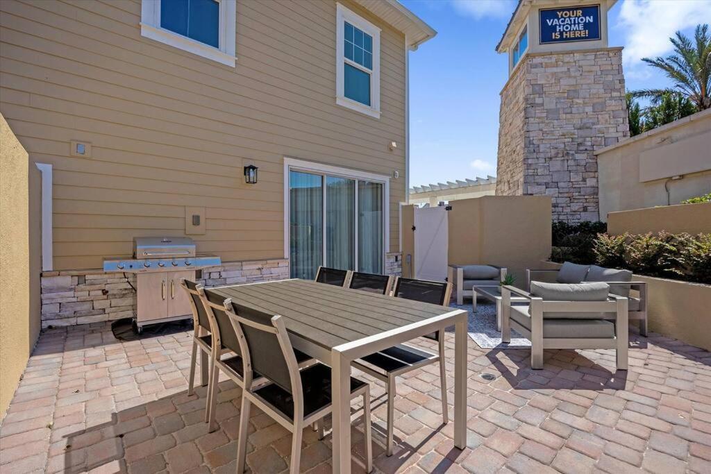 Holiday home Dluxx Vacay 4 Miles From 5 7599