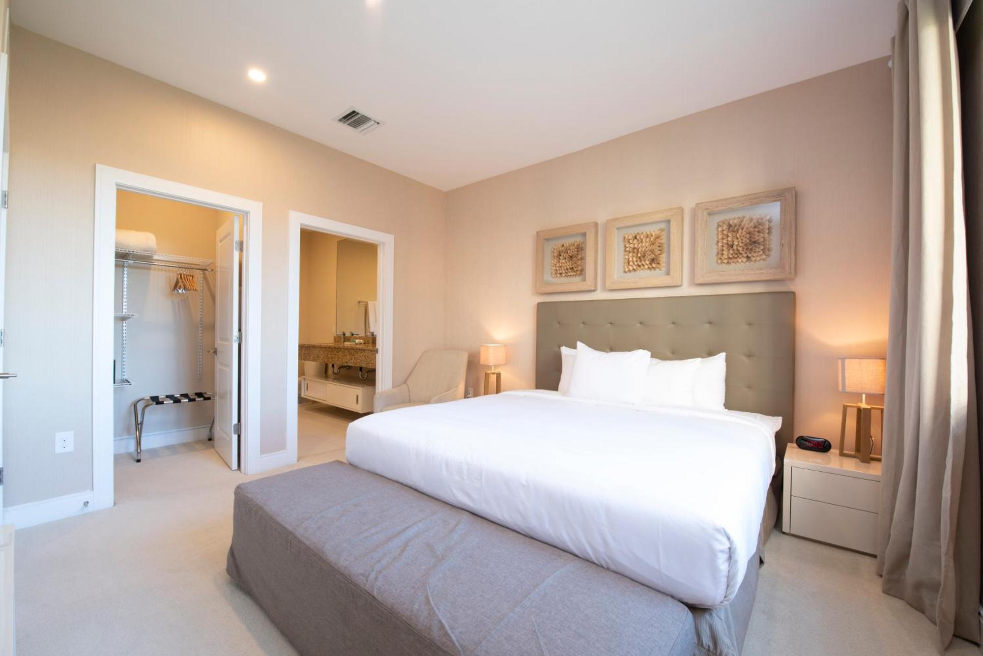 Luxury 4bd With Bbq Minutes From Holiday home