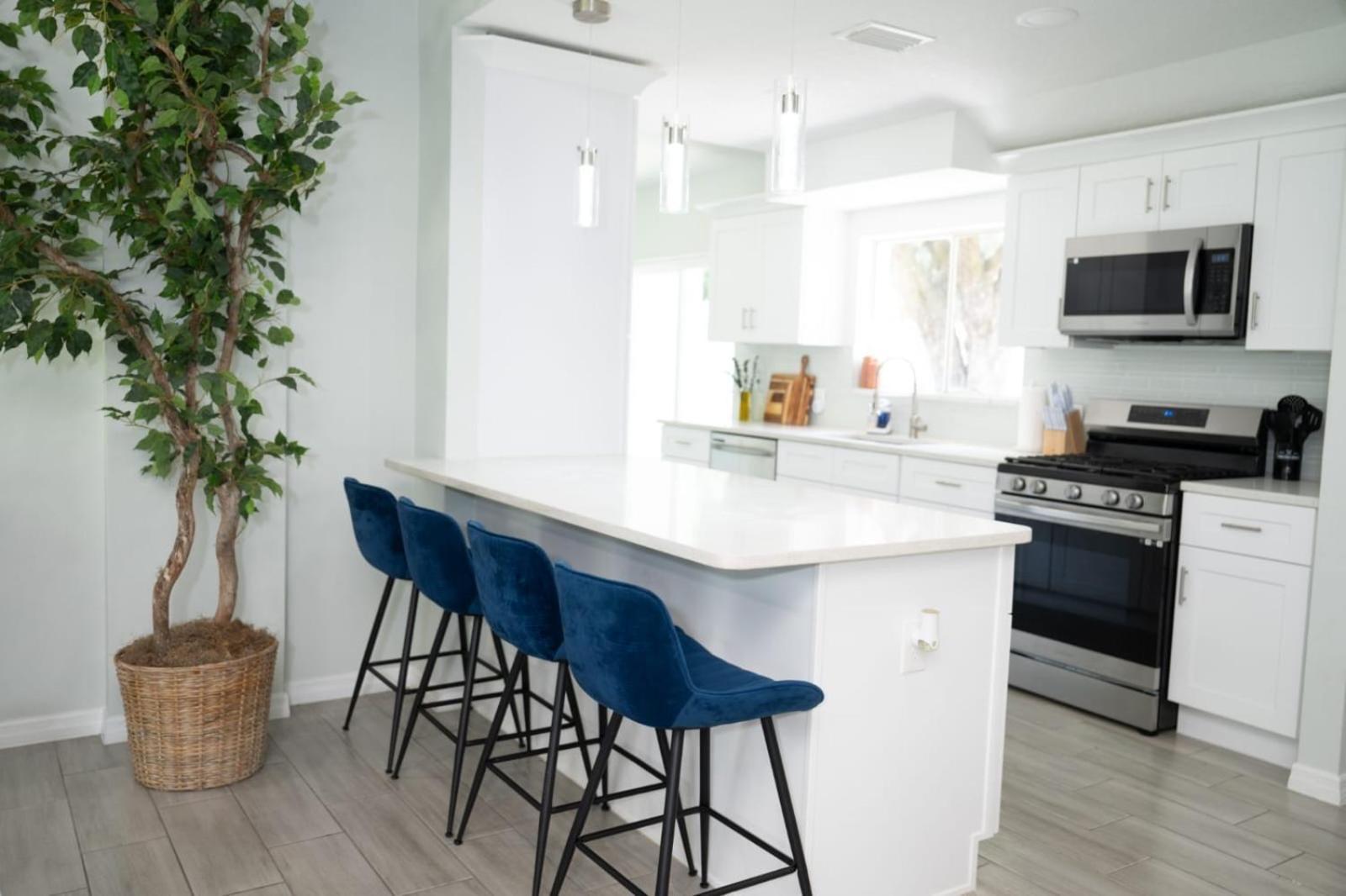 Sunshine Haven, Poolside Bliss, Disney, Game Apartment Orlando