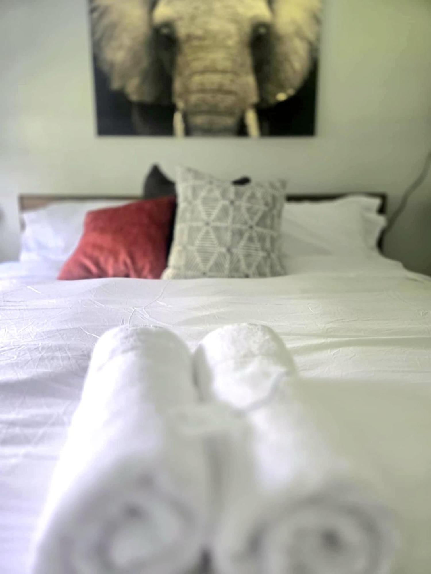 Sunshine Haven, Poolside Bliss, Disney, Game Apartment Orlando