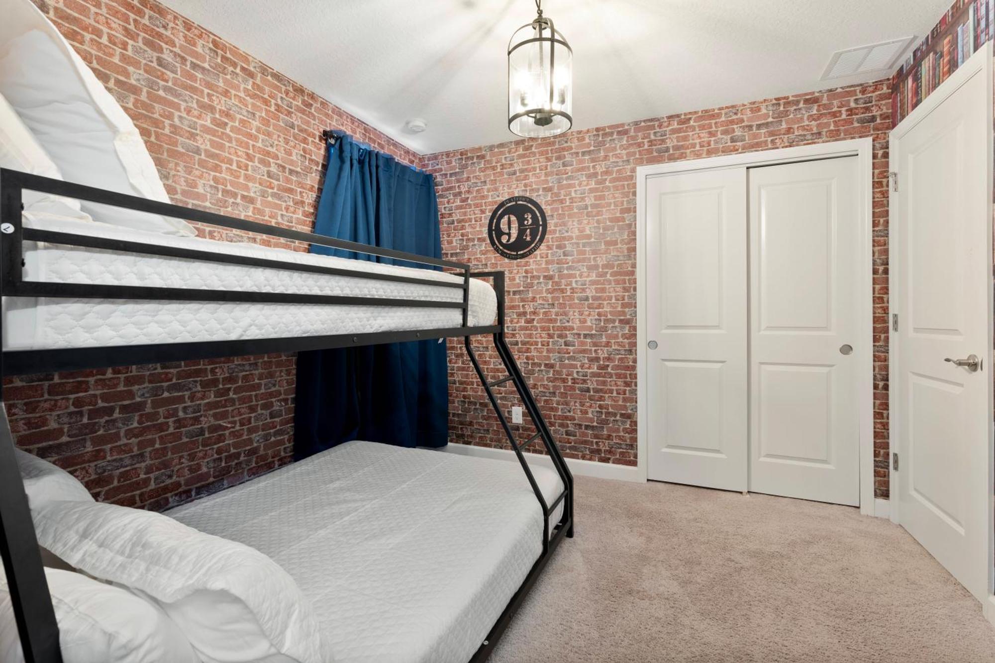 Luxury 5bedroomspool- 4 Miles From *