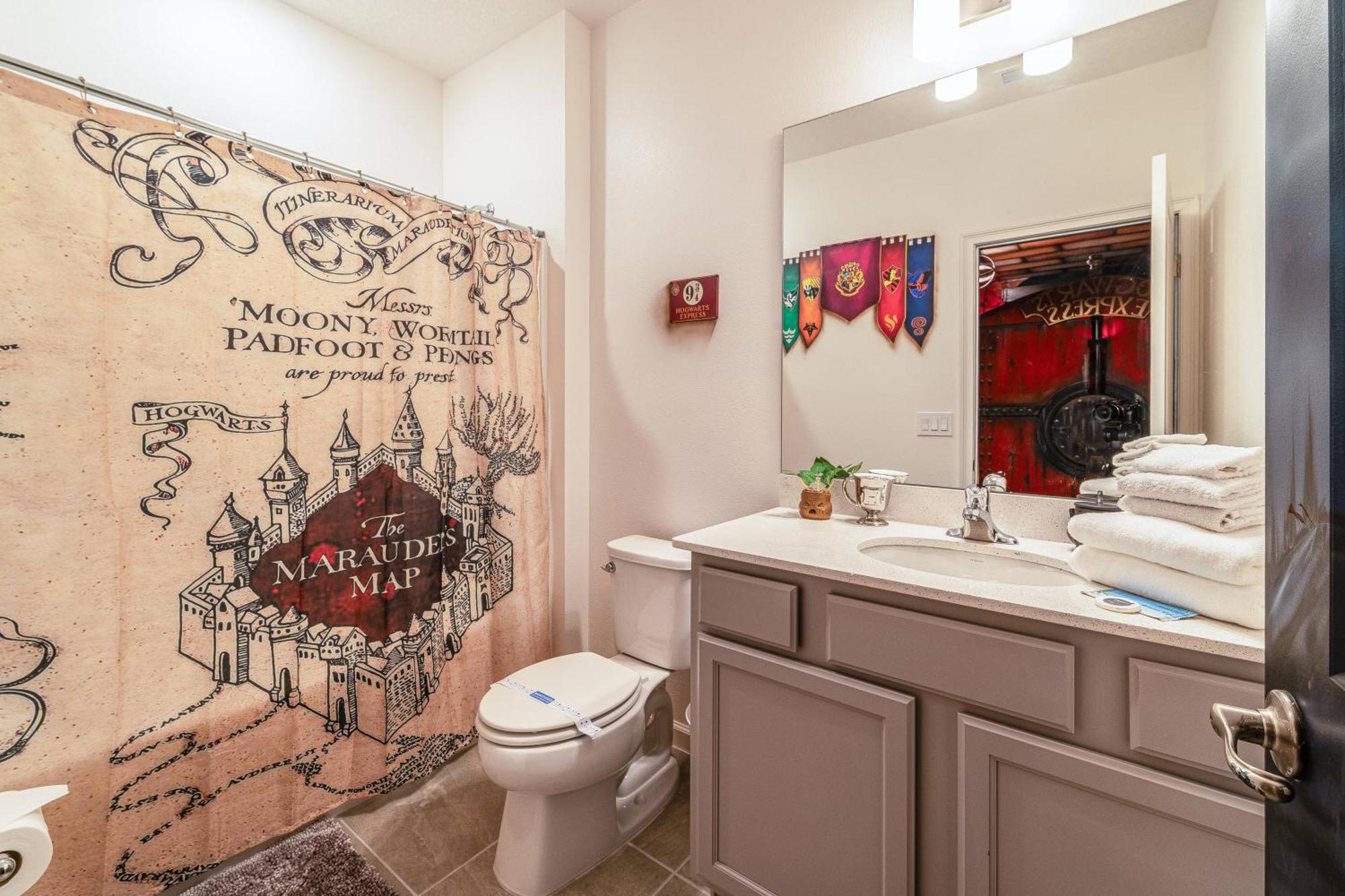 Themed Retreat 6br W Magical Private Pool * Orlando