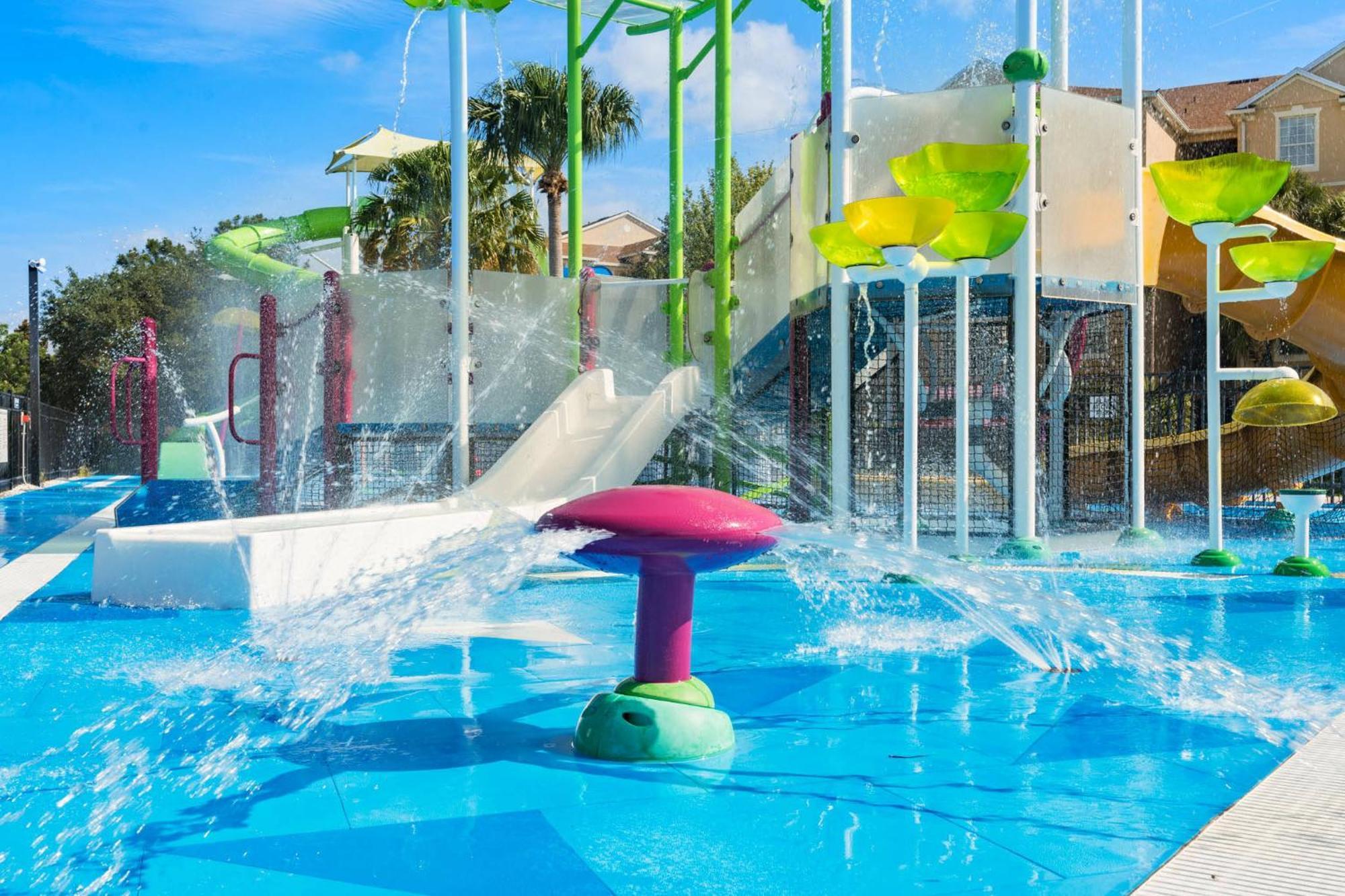 Water Park Fun In Windsor Hills: 3br3ba Holiday home