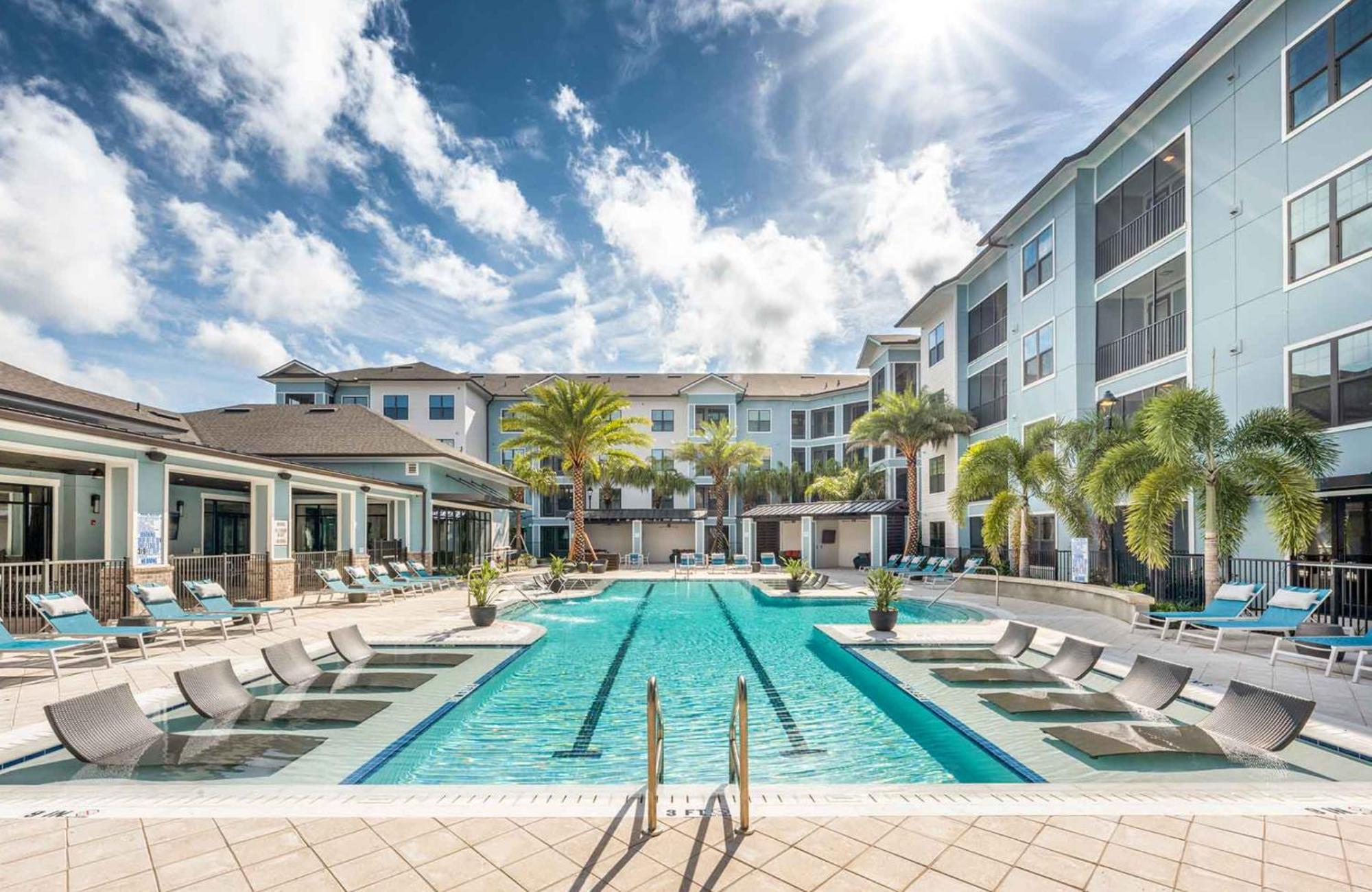 Full Apartment, Near Disney, King Bed, Pet-friendly Full Amenities *