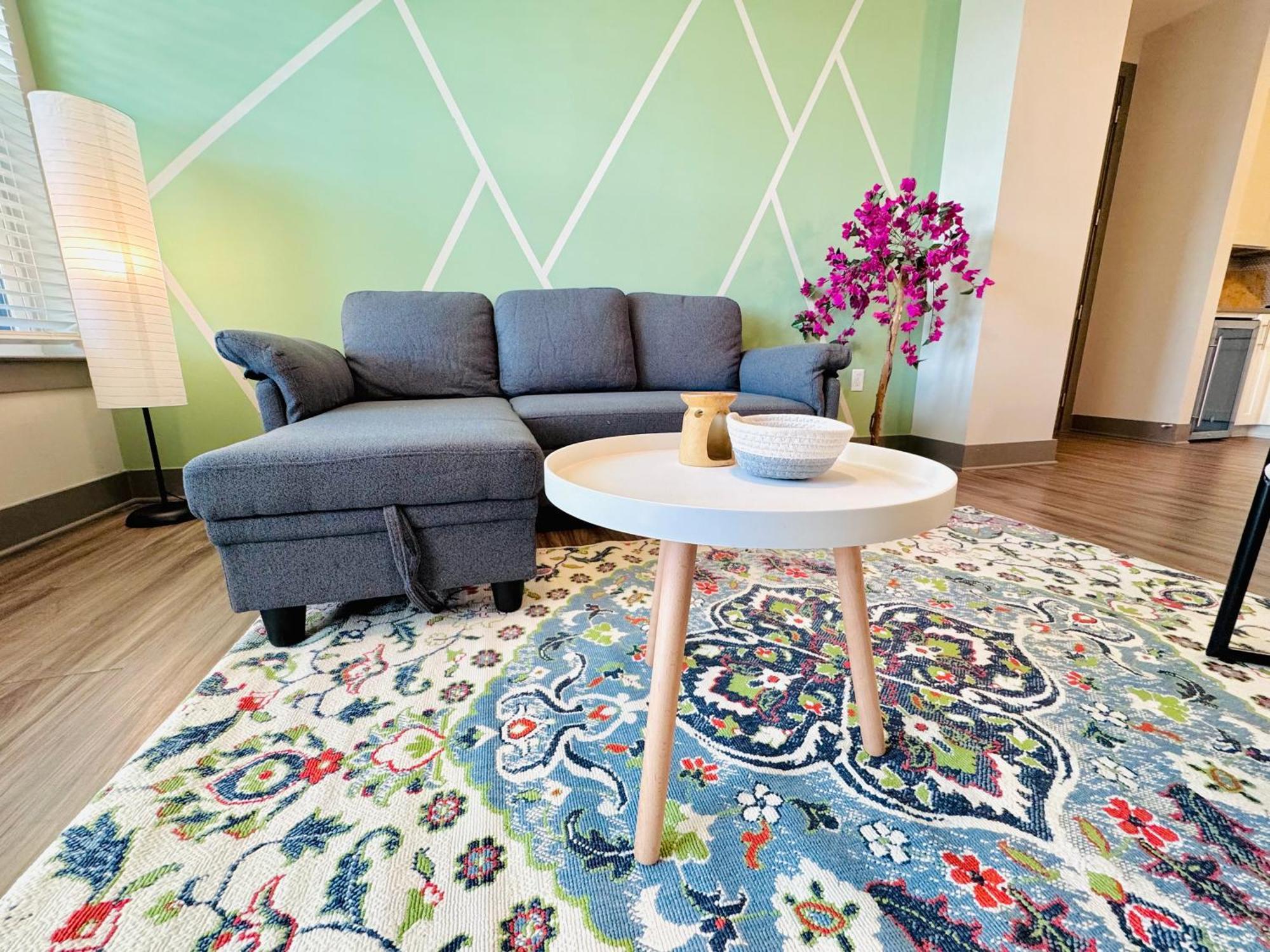 Apartment Full Apartment, Near Disney, King Bed, Pet-friendly Full Amenities *