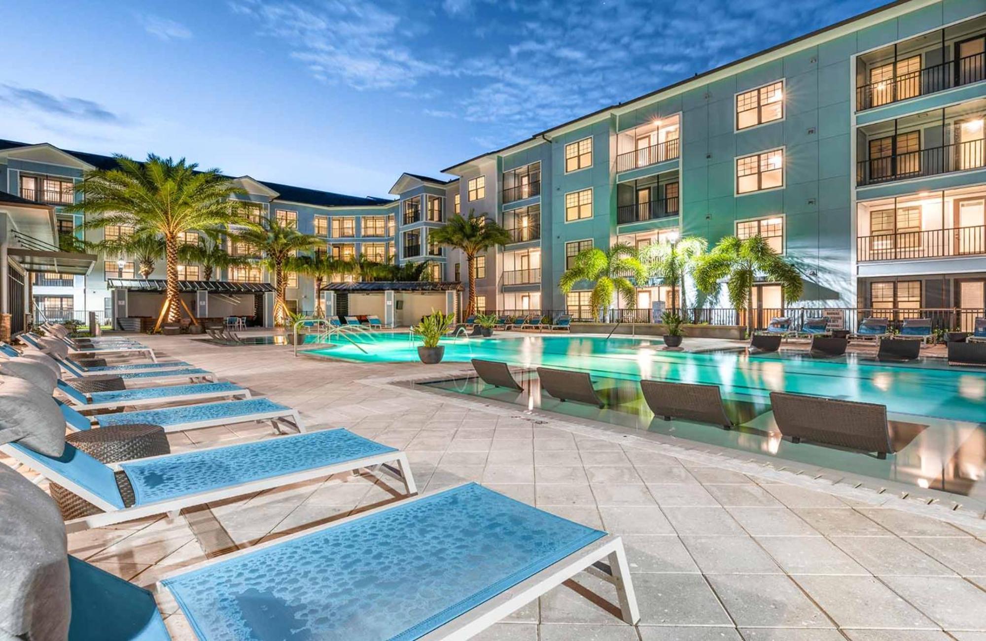 Full Apartment, Near Disney, King Bed, Pet-friendly Full Amenities Apartment