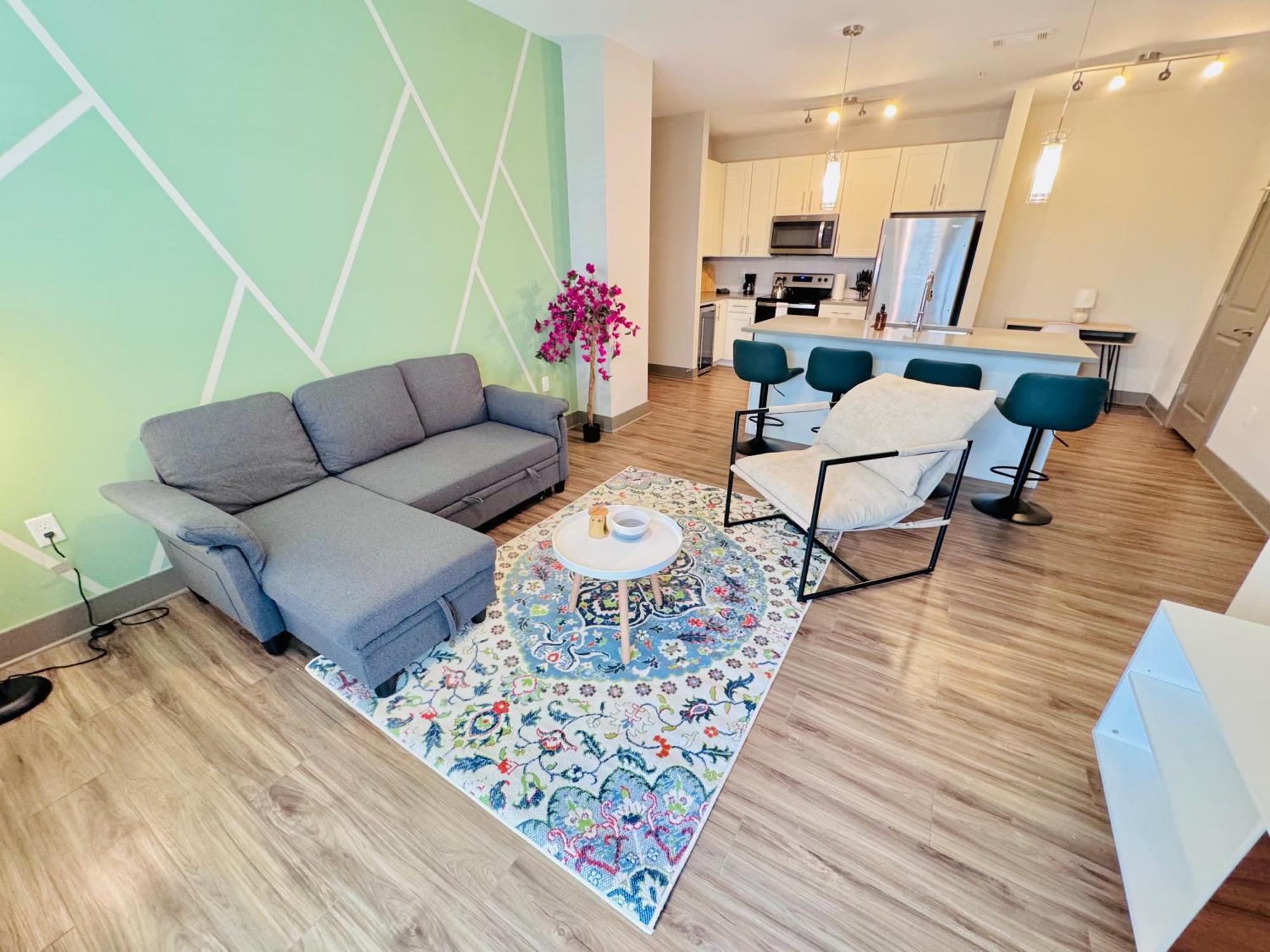 Full Apartment, Near Disney, King Bed, Pet-friendly Full Amenities Orlando