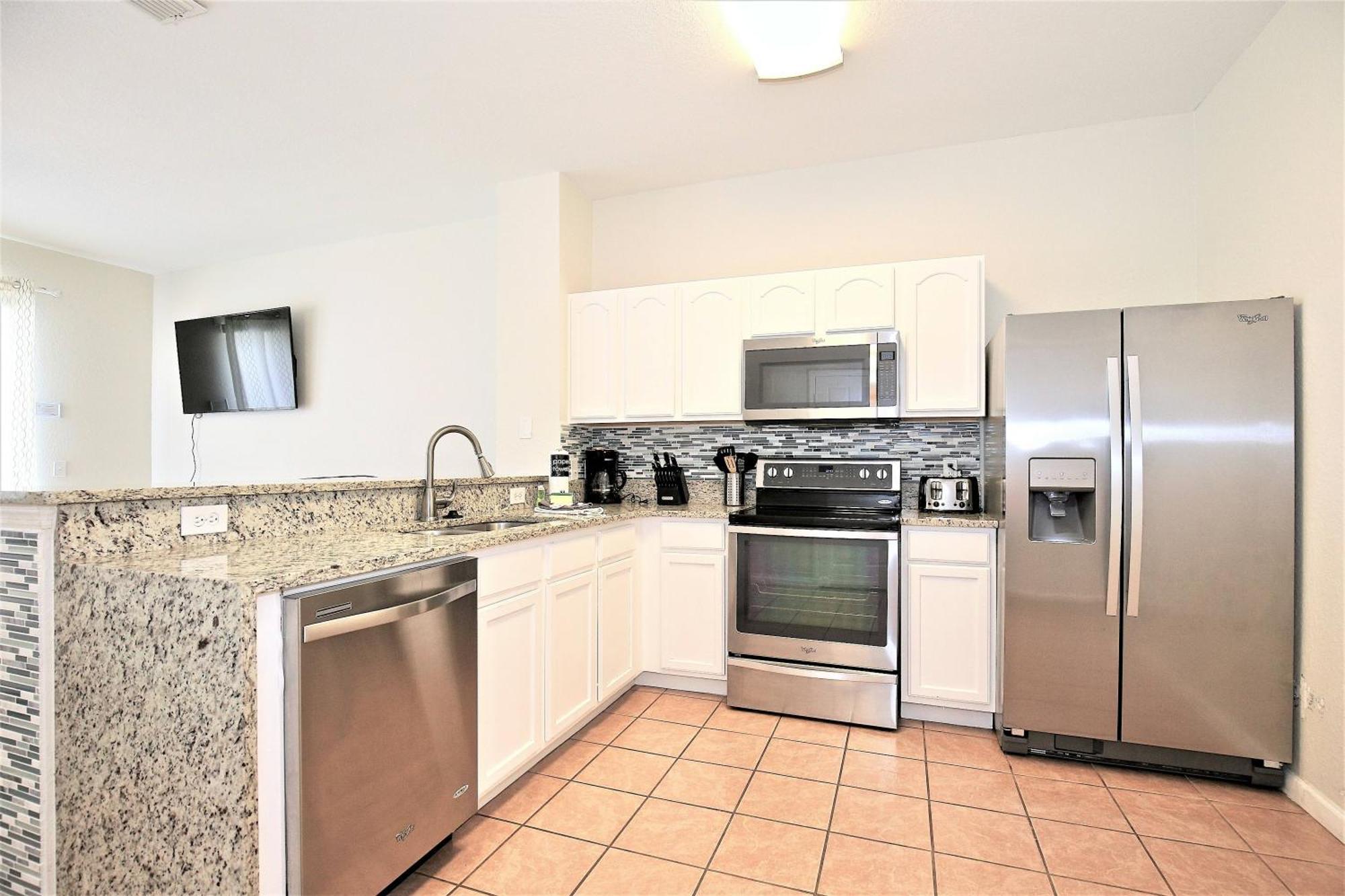 Alluring Townhome Heated Pool Waterpark Holiday home