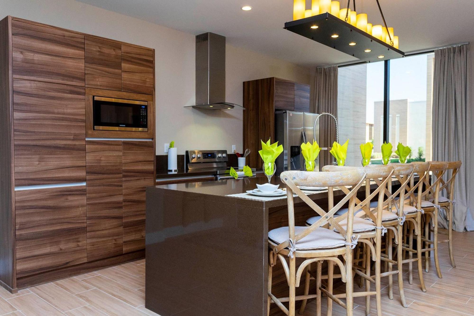 Luxury 3bedroom Near W/ Bbq & Outdoor Dining! *